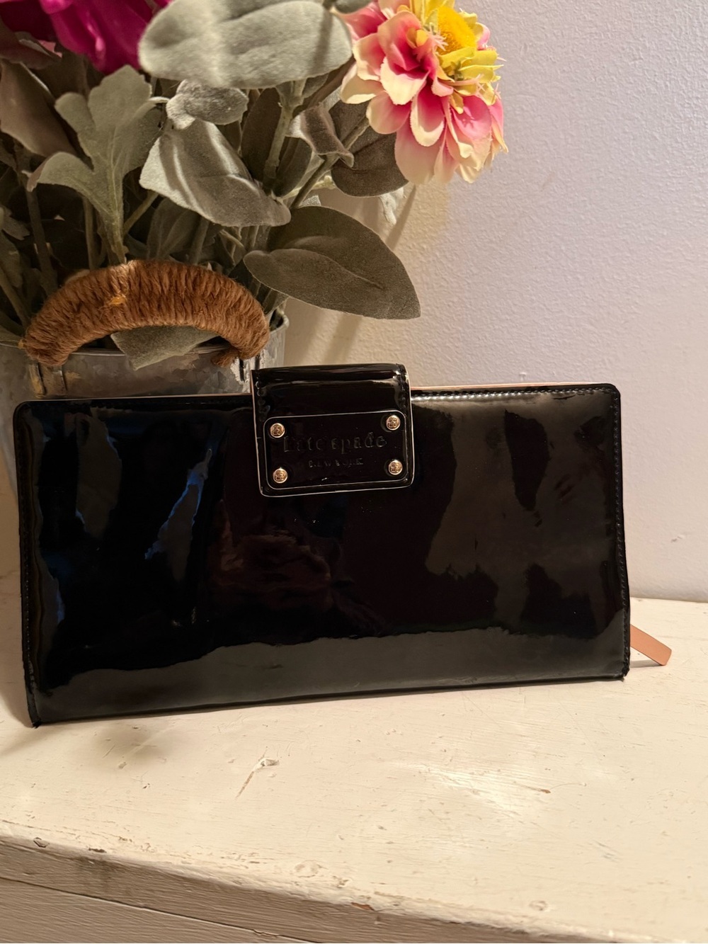 Kate Spade  Large Black Patent Leather Clutch Classic Card Holder Zipper  Pocket